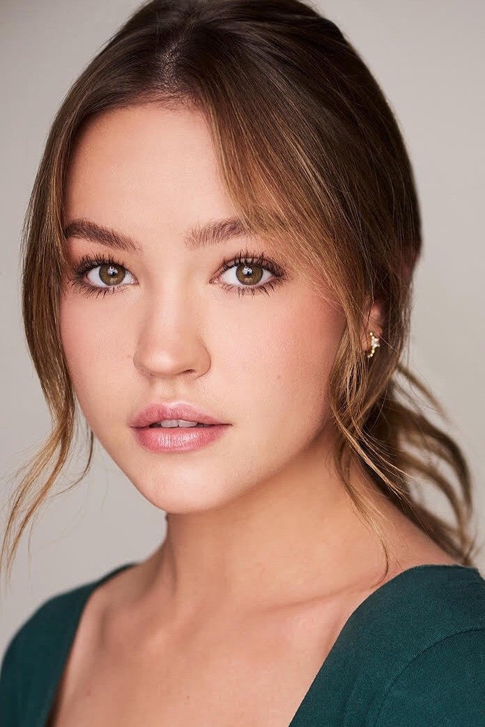 بازیگر Sadie Stanley  