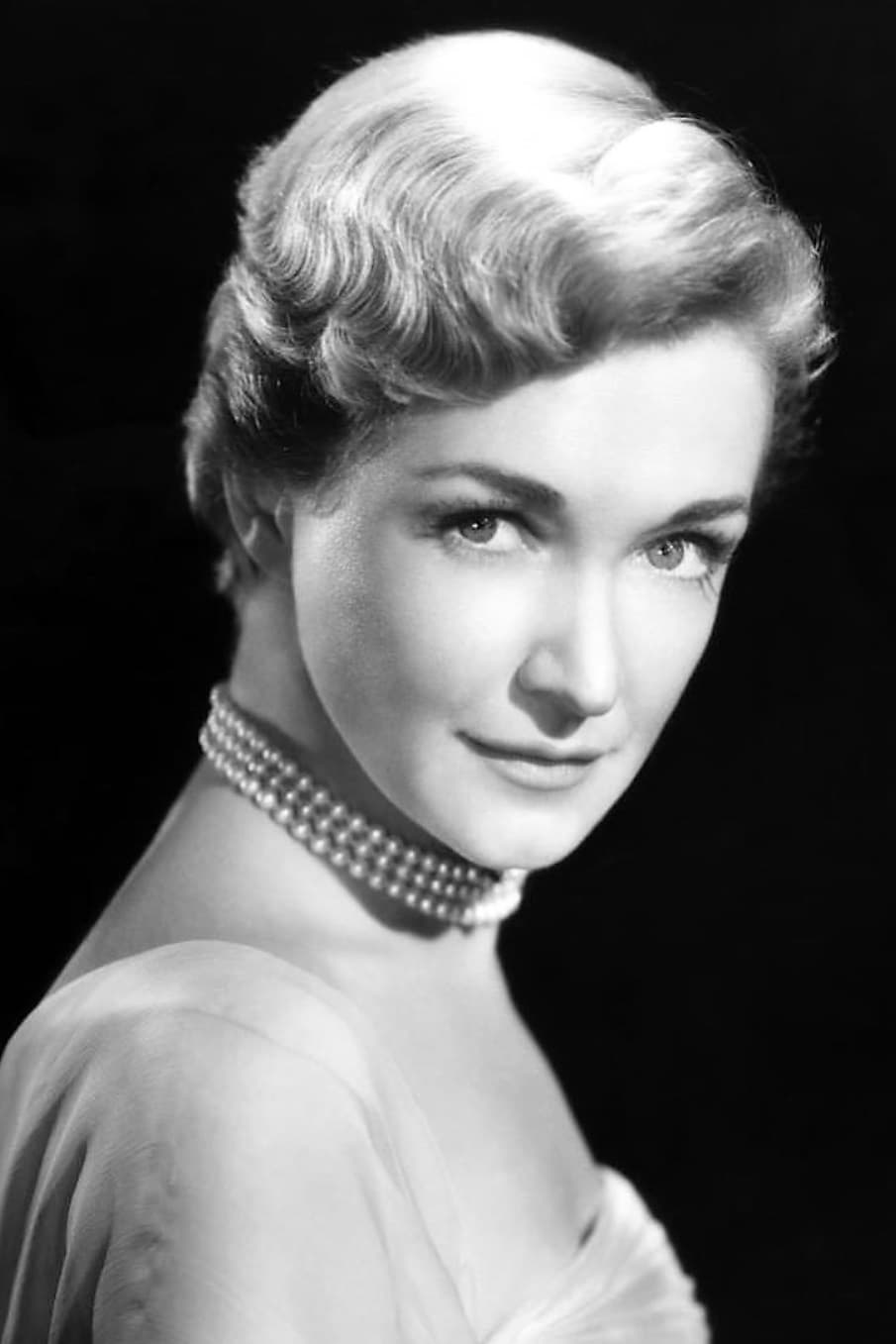 بازیگر Nina Foch  