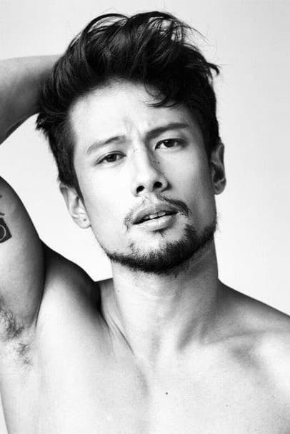 بازیگر John James Uy  