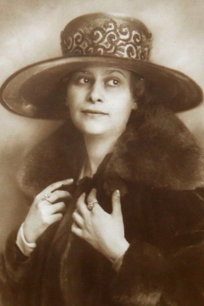 بازیگر Wanda Treumann  