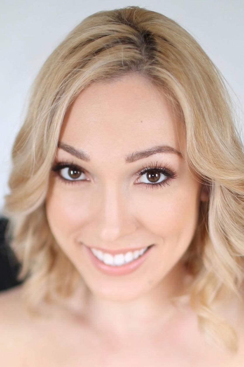 بازیگر Lily LaBeau  